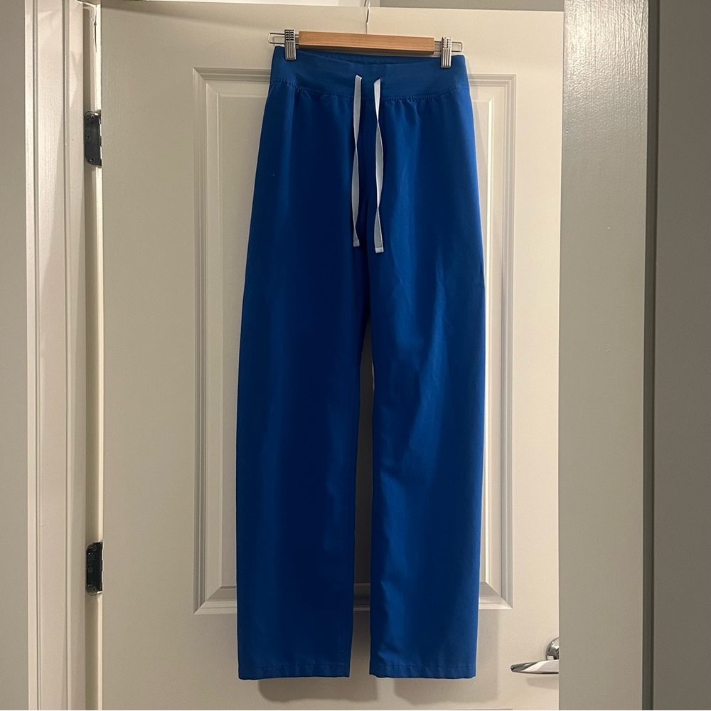 Women’s figs scrubs high waisted Livingston pants size XS royal blue